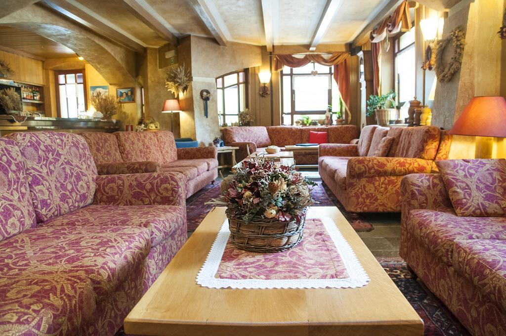 Hotel Vallee De Конье Экстерьер фото